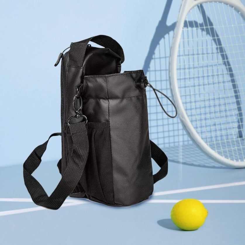 sac de sport magnétique avec raquette de tennis et plan bleu